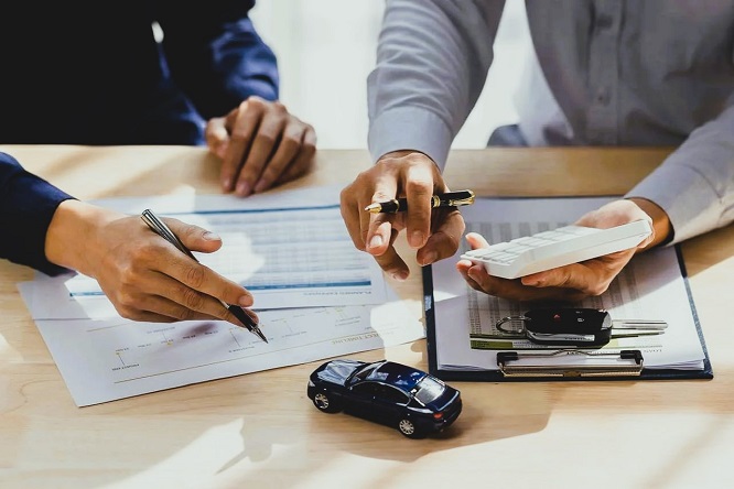 Hjalmar Jesús Gibelli Gómez - ¡Entérate! Guía técnica para contratar la póliza de auto definitiva - FOTO